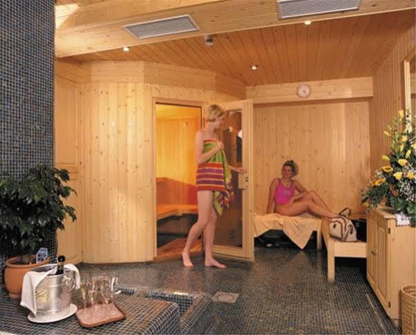 Hotel Moritz Доббиако Экстерьер фото